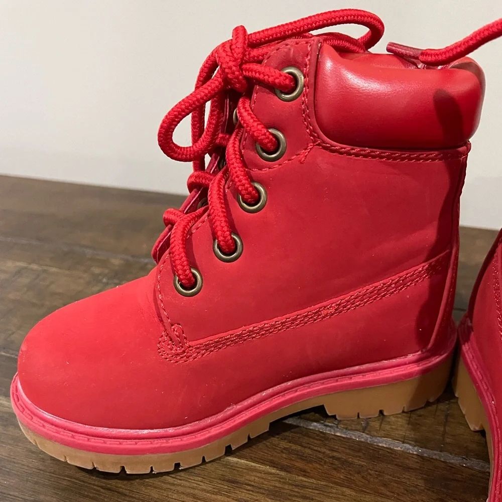 ✨✨Working Class Us Kids Red Boots✨✨